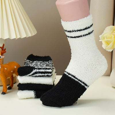 Fuzzy Cozy Socks With Black White Design 1039 (12 units)